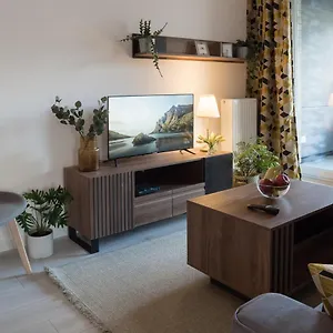 Sloneczny Kamienica Grochow With Free Parking Apartament Warszawa