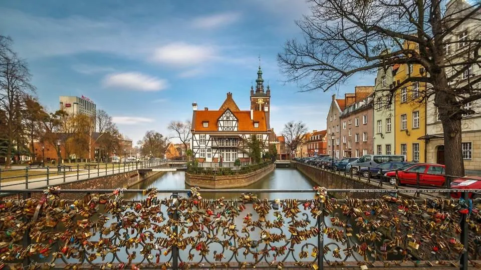 Centrum Gdańsk 0*,